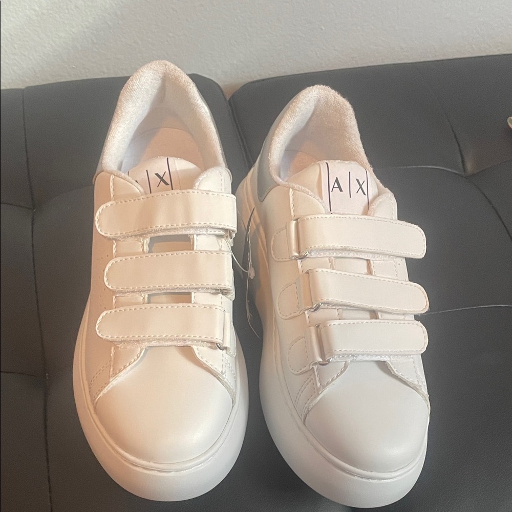 Armani Exchange White Women's Sneakers sz 7 - Picture 2 of 13